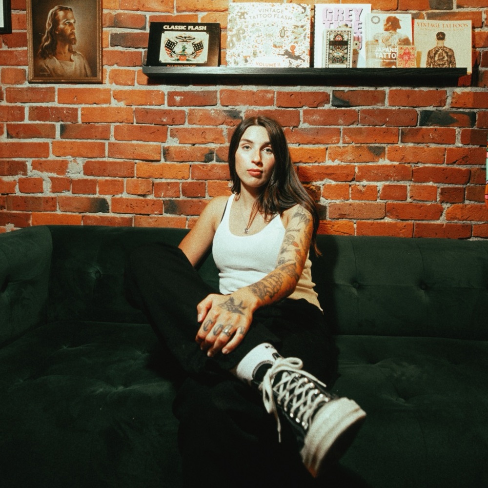 Meet your Posher, Taya